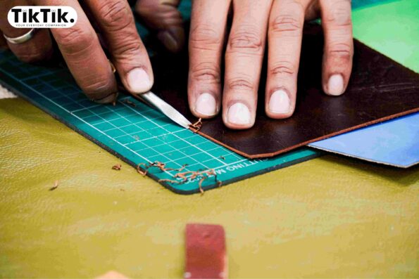 Edging shaping the leather straps for smartwatches powered by tiktik